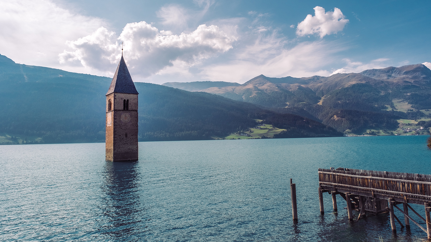 Versunkener Kirchturm im Reschensee, Südtirol